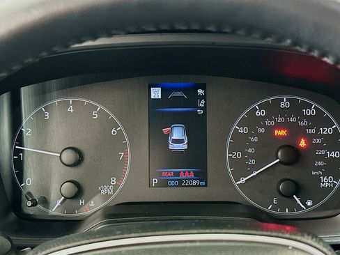 Used 2025 Toyota Corolla Cross LE image 19