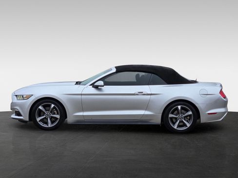 Used 2016 Ford Mustang V6 w/ Equipment Group 051A image 7