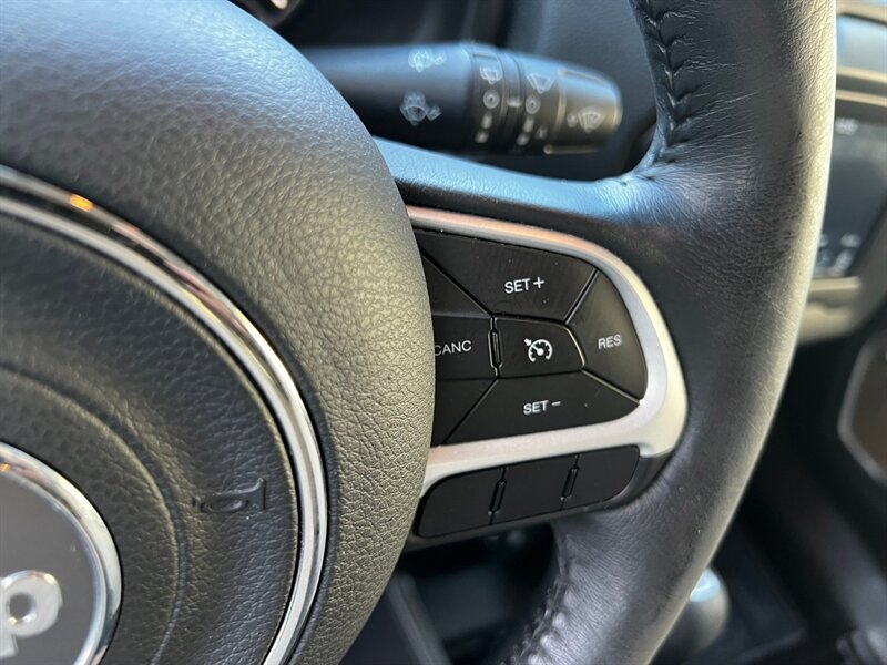 Used 2019 Jeep Renegade Latitude w/ Safety & Security Group II AWD/4WD image 25