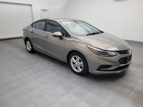 Used 2017 Chevrolet Cruze LT w/ Convenience Package image 11