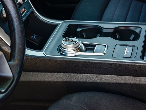 Used 2023 Ford Edge SE w/ Black Appearance Package image 19