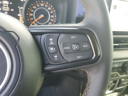 Used 2024 Jeep Wrangler Unlimited Sport AWD/4WD image 17
