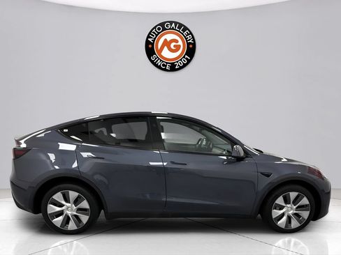 Used 2023 Tesla Model Y Long Range AWD/4WD image 2