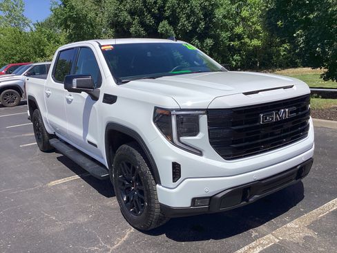 Used 2026 GMC Sierra 1500 Elevation w/ Elevation Premium Package AWD/4WD image 2