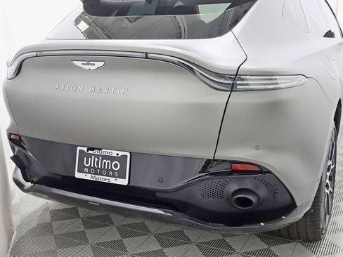 Used 2021 Aston Martin DBX image 13