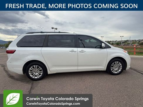 Used 2017 Toyota Sienna XLE w/ XLE Navigation Package FWD image 9