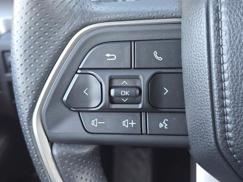 Used 2025 Toyota 4Runner SR5 image 17