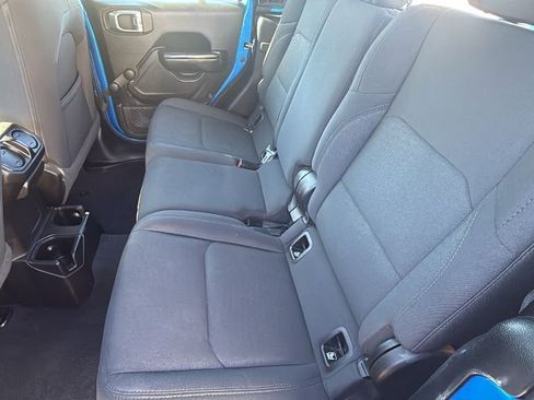 Used 2020 Jeep Gladiator Sport image 12