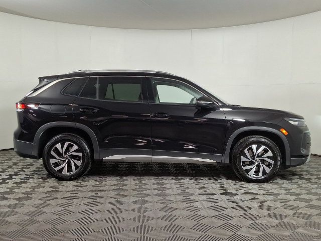 Used 2025 Volkswagen Tiguan S AWD/4WD image 10