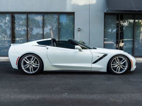 Used 2019 Chevrolet Corvette Stingray Coupe w/ 1LT RWD image 37