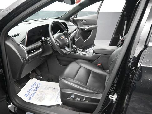 Used 2025 Cadillac XT4 Premium Luxury image 32