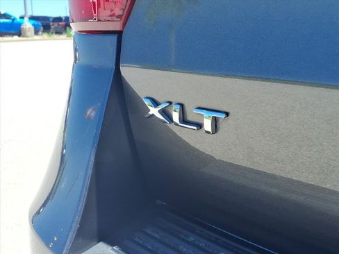 Used 2018 Ford Expedition XLT w/ Equipment Group 201A AWD/4WD image 27