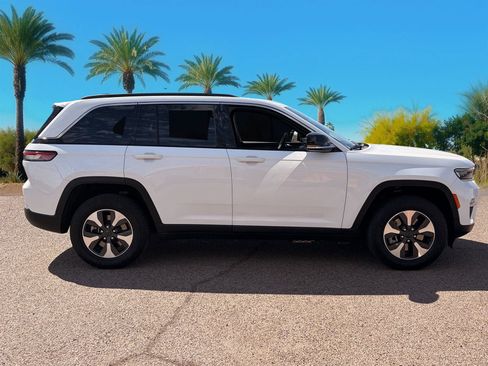 Used 2024 Jeep Grand Cherokee Limited 4xe AWD/4WD image 6