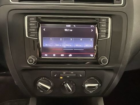 Used 2017 Volkswagen Jetta SE FWD image 22