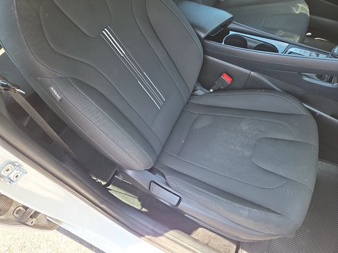 Used 2022 Hyundai Elantra SEL w/ Convenience + Premium Package FWD image 16