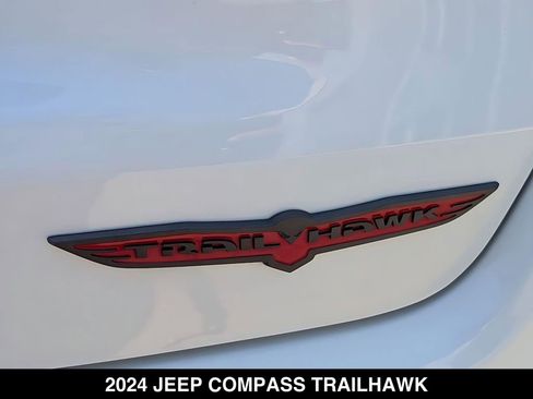 Certified 2024 Jeep Compass Trailhawk AWD/4WD image 7