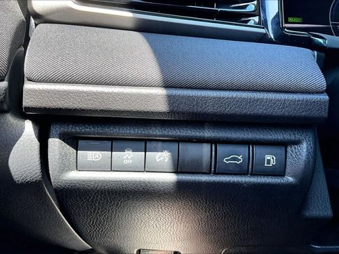 Used 2025 Toyota Camry LE image 32