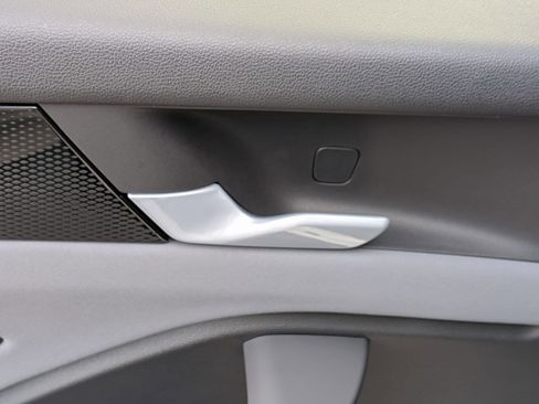 New 2026 Volkswagen Tiguan SE image 26