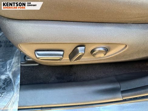 Used 2025 Toyota RAV4 XLE image 31