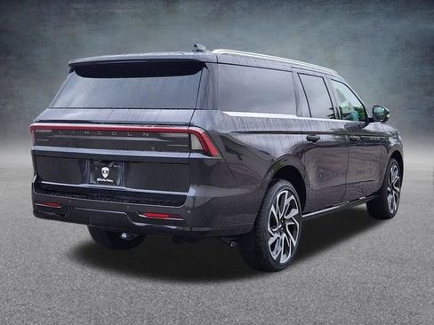 New 2026 Lincoln Navigator L Black Label AWD/4WD image 7