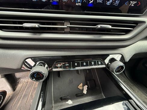 Used 2025 Chevrolet Silverado EV LT image 26