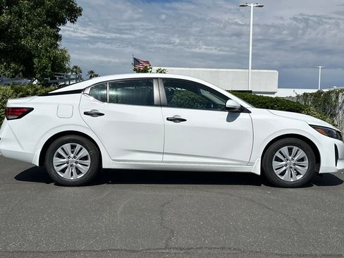New 2025 Nissan Sentra S image 3