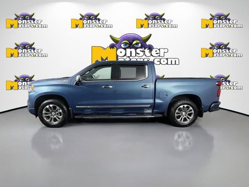 Used 2024 Chevrolet Silverado 1500 High Country w/ Z71 Off-Road Package AWD/4WD image 8