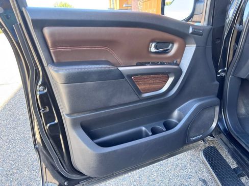 Used 2017 Nissan Titan Platinum Reserve AWD/4WD image 32