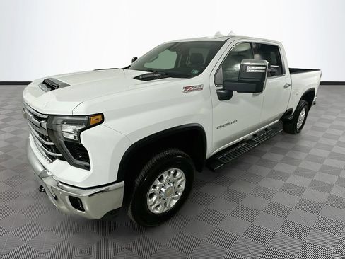 Used 2025 Chevrolet Silverado 2500 LTZ w/ LTZ Premium Package AWD/4WD image 4
