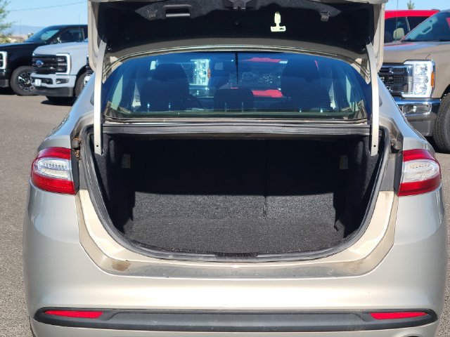 Used 2015 Ford Fusion SE FWD image 11