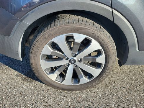 Used 2021 Kia Telluride S image 40