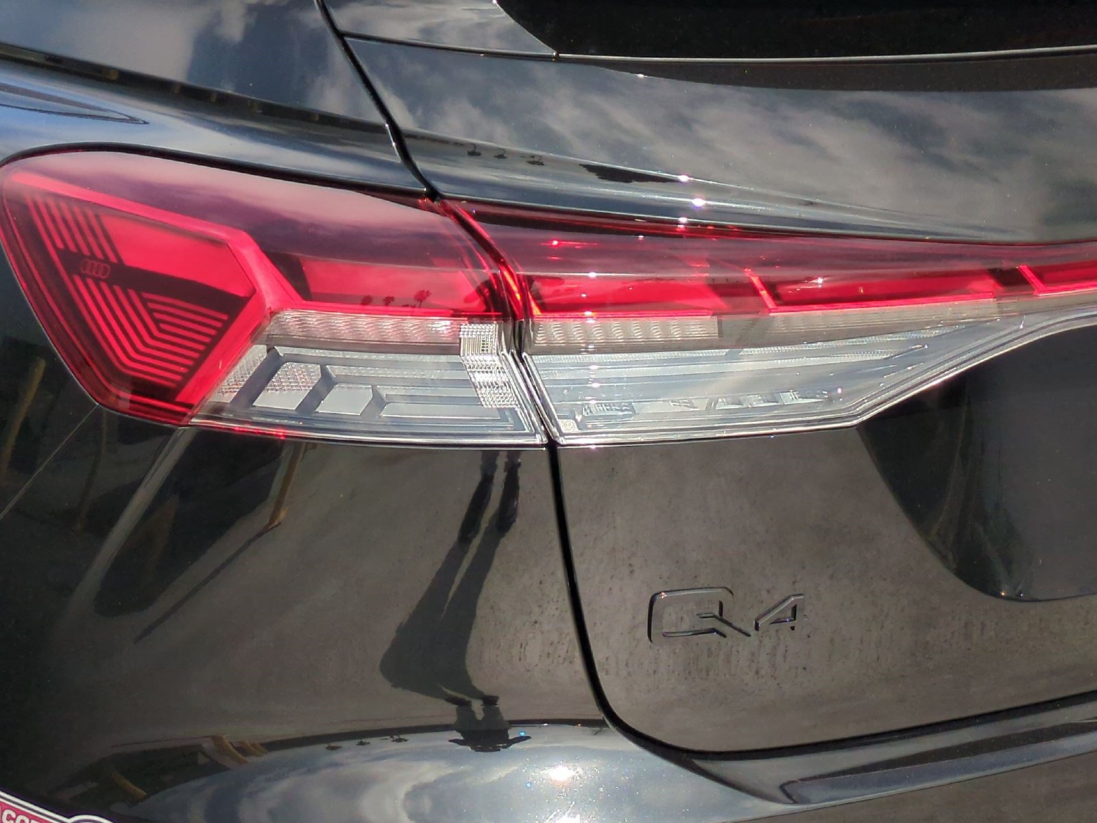 Used 2023 Audi Q4 e-tron Premium w/ Convenience Package AWD/4WD image 18