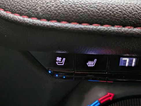 Used 2024 Chevrolet Blazer RS w/ Enhanced Convenience Package image 7