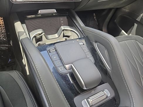 Used 2025 Mercedes-Benz GLS 63 AMG 4MATIC image 31