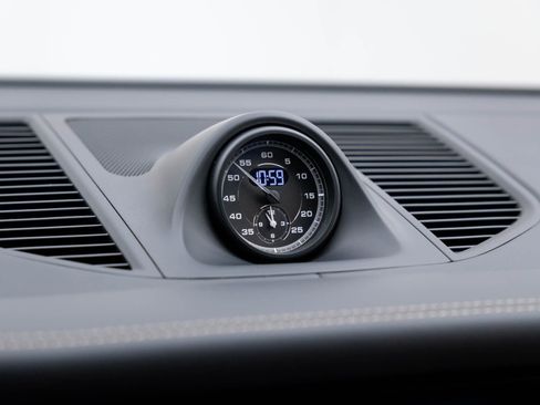 Certified 2023 Porsche Macan Turbo image 20