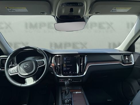 Used 2021 Volvo S60 T5 Momentum image 13