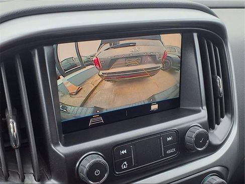 Used 2022 Chevrolet Colorado LT w/ LT Convenience Package image 5