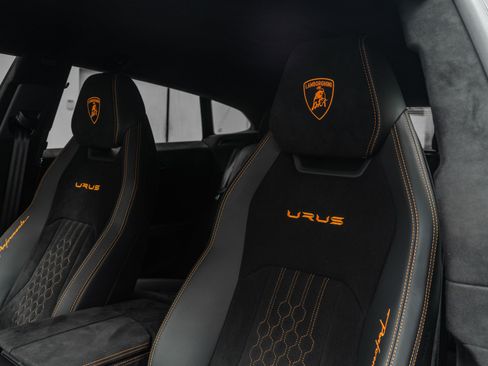 Used 2024 Lamborghini Urus Performante AWD/4WD image 28