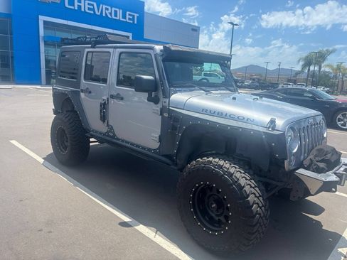 Used 2016 Jeep Wrangler Unlimited Rubicon AWD/4WD image 4