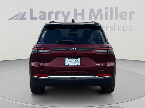 Used 2023 Jeep Grand Cherokee Limited w/ Luxury Tech Group II AWD/4WD image 4