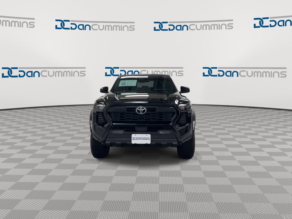 Used 2025 Toyota Tacoma TRD Off-Road AWD/4WD image 3
