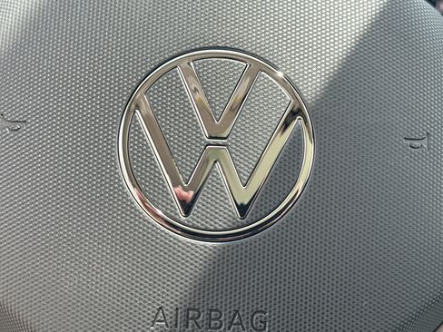 New 2026 Volkswagen Taos SE AWD/4WD image 20