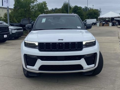 New 2026 Jeep Grand Cherokee Summit w/ Obsidian Package AWD/4WD image 33