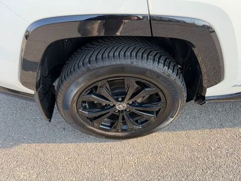 Used 2022 Toyota RAV4 SE w/ Convenience Package image 18