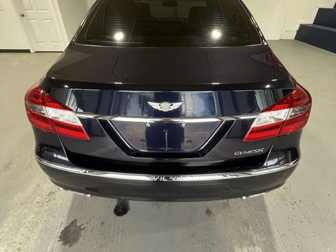 Used 2012 Hyundai Genesis 3.8 image 4