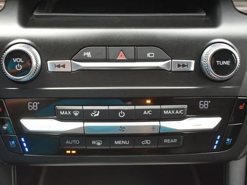 Used 2020 Ford Explorer Limited AWD/4WD image 36