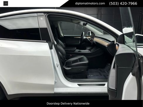 Used 2023 Tesla Model Y Long Range image 19