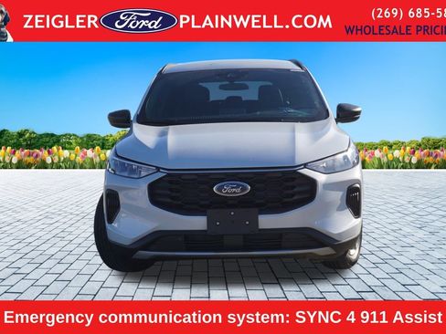 Used 2025 Ford Escape ST-Line image 8