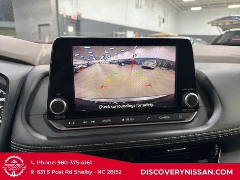 Certified 2023 Nissan Rogue SV FWD image 17