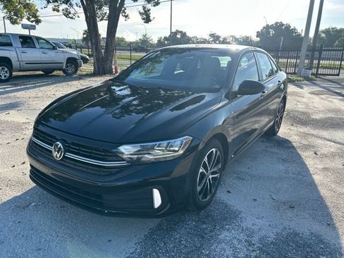 Used 2024 Volkswagen Jetta Sport FWD image 2